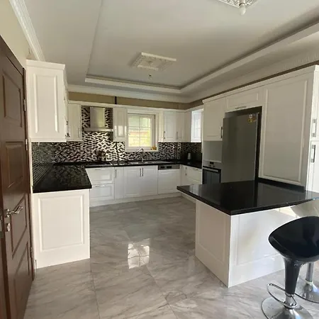 Daily Detached For Rent Villa *